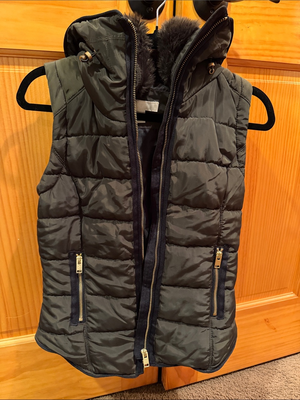 H&M Quilted Hooded Puffer Vest with Faux Fur Trim - Green